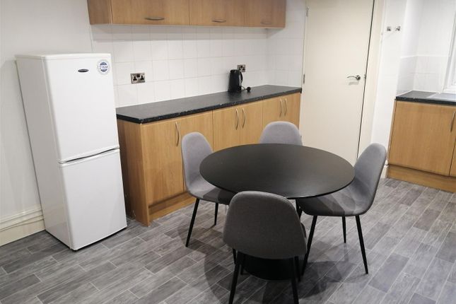 Flat 1, 51 Central Road, Manchester photo 5