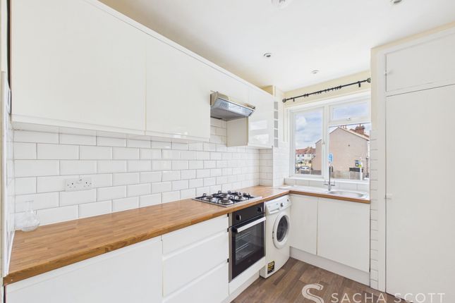 122 Galpins Road, Thornton Heath photo 3