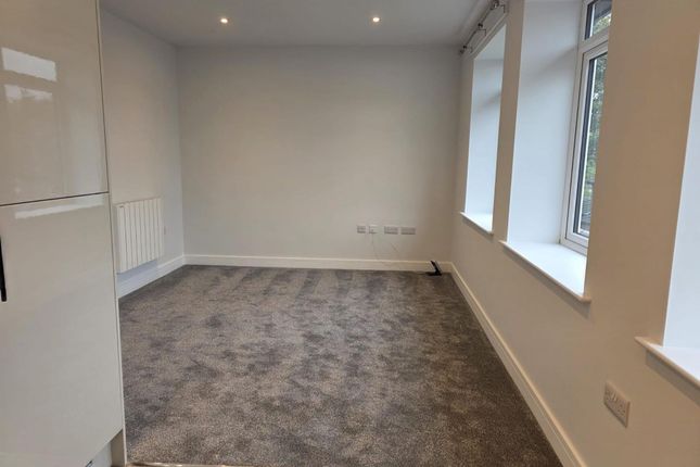 Apt 9, 86 Park Road, Worsborough, Barnsley photo 3