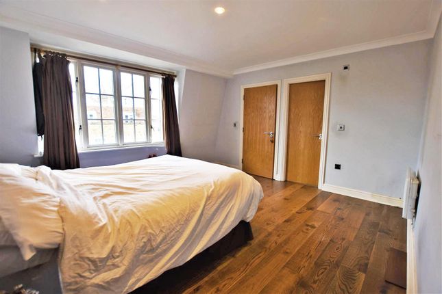 Flat to rent in Abbey Mews, Isleworth