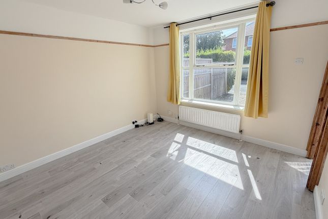 63, Titchfield Road, Carshalton photo 5