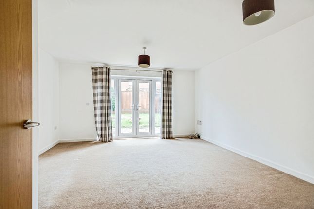 3, De Morgan Crescent, Swindon photo 4