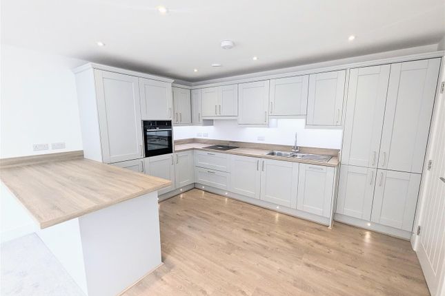 End terrace house for sale in Middle Gate, Newark