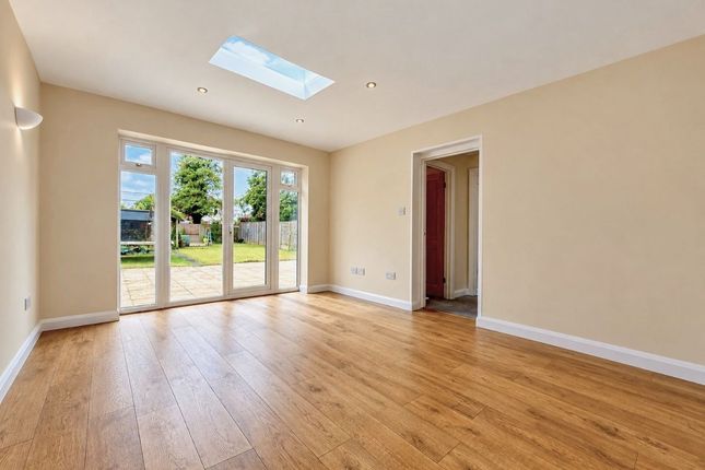 14 Blackthorn Road, Worcester photo 4