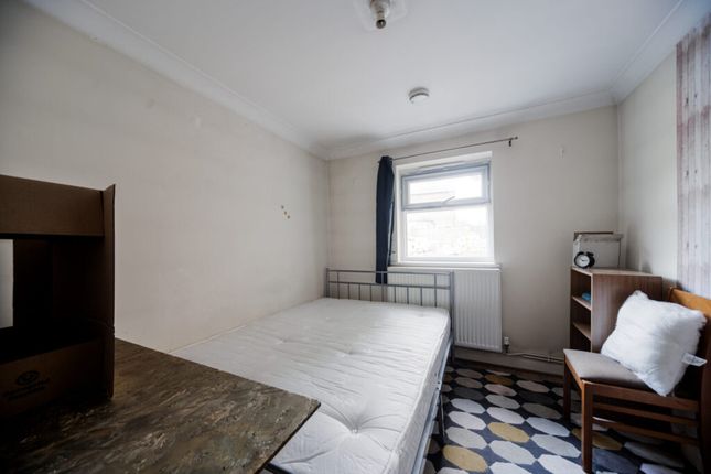 358, Lincoln Road, Enfield photo 2