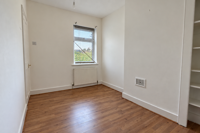 Holly Road, Enfield photo 5