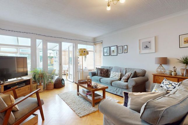 38, Laurel Avenue, Gravesend photo 3