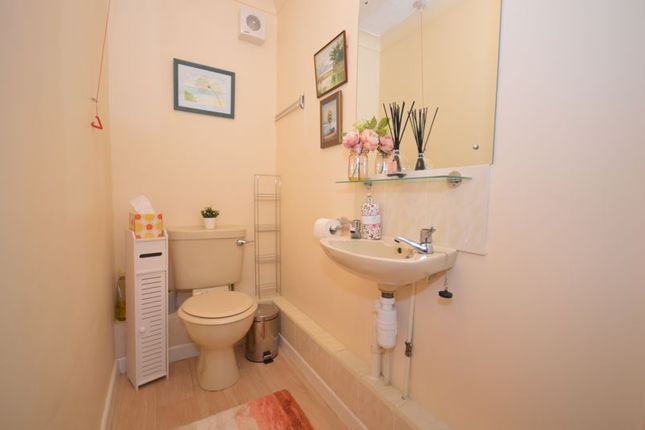 Flat for sale in Windsor Court, Mount Wise, Newquay