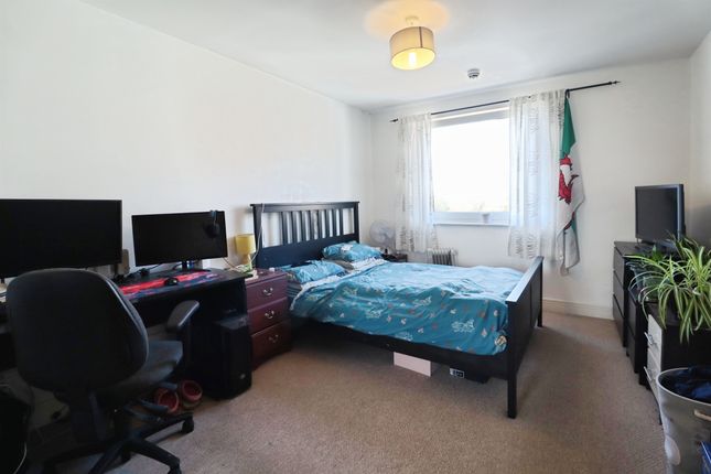 44, Kilcredaun House, Cardiff Bay photo 5