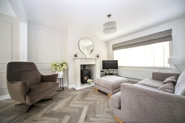 22 Elnup Avenue, Wigan photo 2