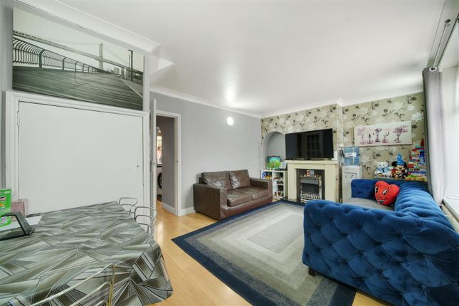 46, Cannington Road, Dagenham photo 4