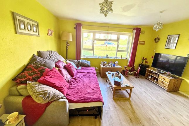 188 The Pastures, High Wycombe photo 4