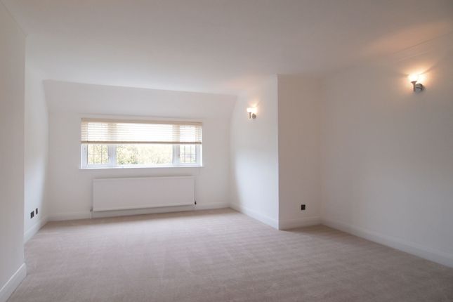 Flat 6, Quelland Beverley Close, Epsom photo 2