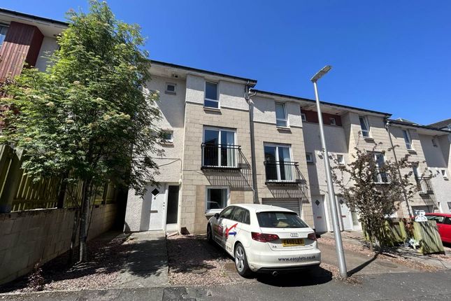 Thumbnail Town house to rent in Brook Gardens, Dundee
