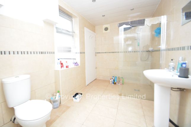 Manor Drive, Hyde Park photo 4