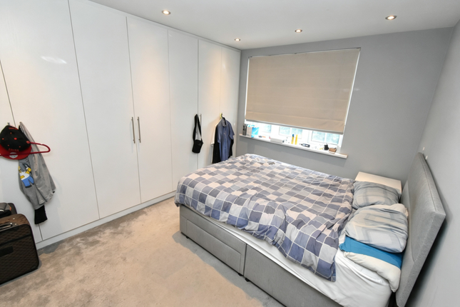 124 Chichester Road, London photo 4