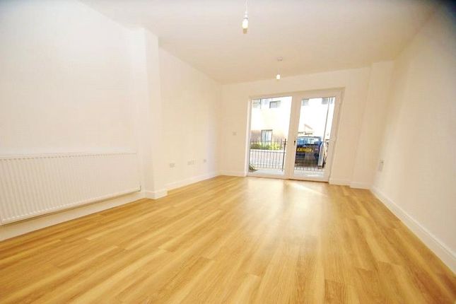 Flat to rent in Maxwell Road, Romford