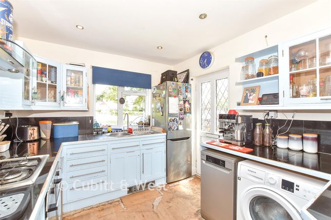 38, North Crescent, Hayling Island photo 4