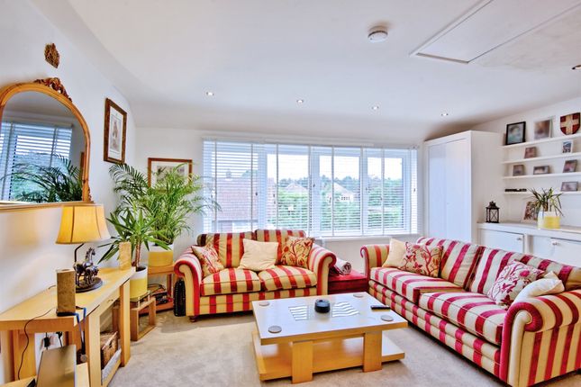Flat 4, Blenheim, Blenheim Drive, Colchester photo 3