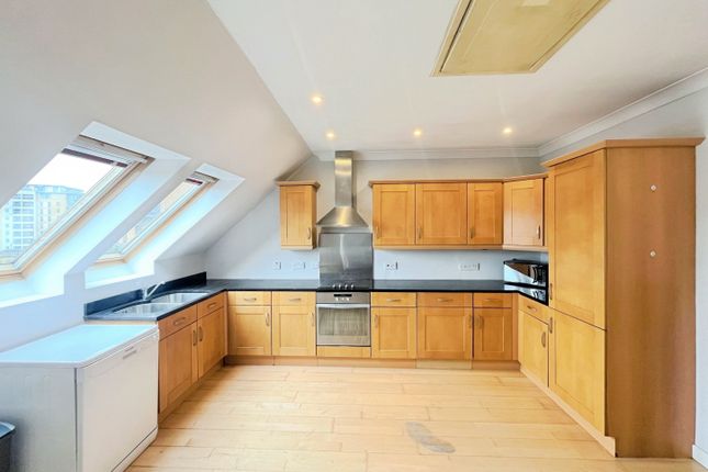 40, Turlow Court, Leeds photo 3