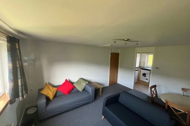 3/5, Calder Place, Edinburgh photo 3