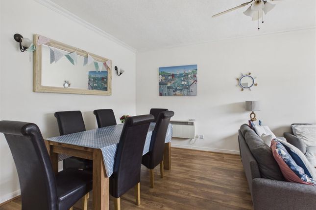 Flat 2, Harbour Court, Saundersfoot photo 4
