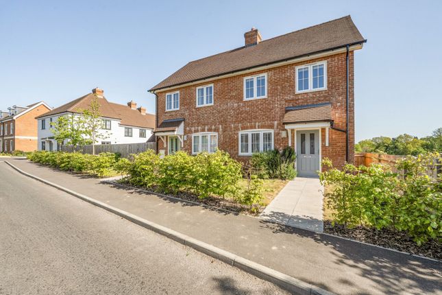 2 Oast Gardens, Tunbridge Wells photo 2