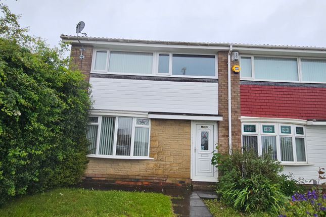 Thumbnail Semi-detached house to rent in Hillhead Parkway, Newcastle Upon Tyne