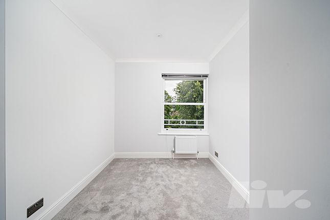 Terraced house to rent in Belsize Grove, Belsize Park
