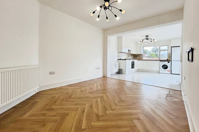 74, Eastmead Avenue, Greenford photo 2