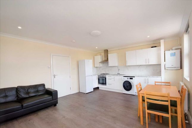 Flat to rent in Flat 1, 23A London Road, Tooting