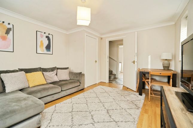 Lea Farm Road, Leeds photo 4