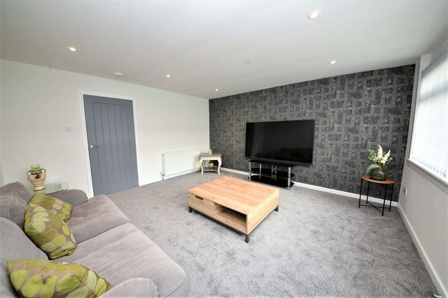 93 Centenary Court, Leven photo 4