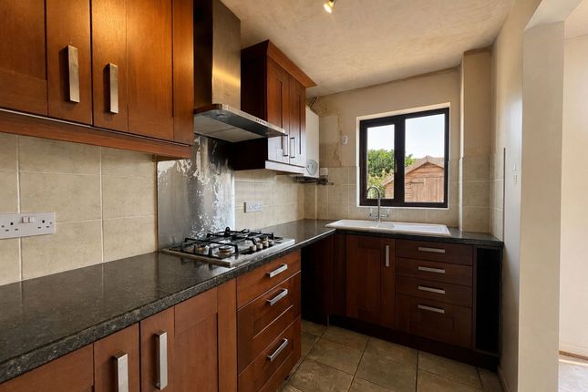 86 Little Normans, Gloucester photo 2