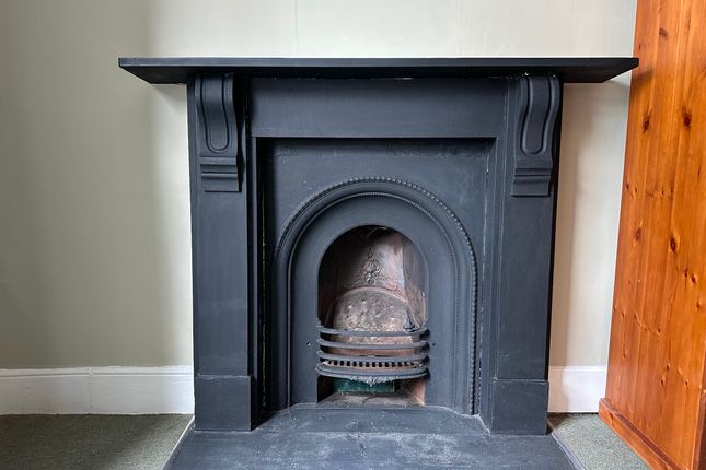 17a Church Street, Helston photo 5
