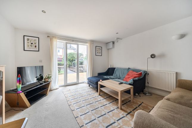 Flat 2, Swan Court, 46, Cobden Avenue, Hampshire photo 3