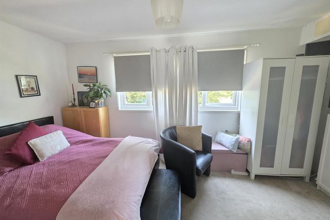 5, Badburgham Court, Waltham Abbey photo 5