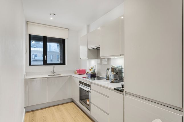 Flat 402, Chainmakers House, London photo 2