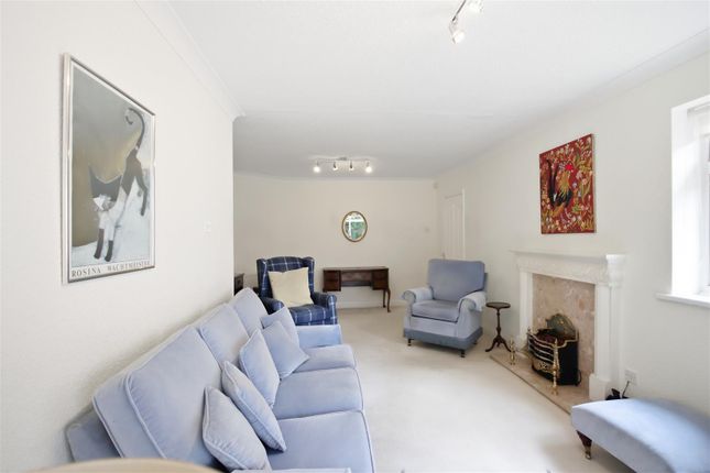 77, Yew Tree Drive, Chesterfield photo 4