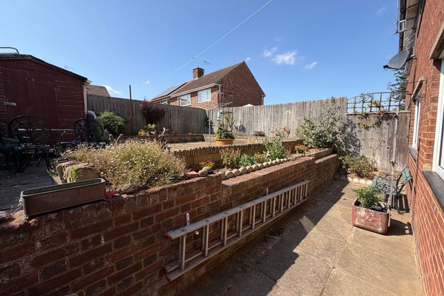 4 Violet Close, Ipswich photo 4