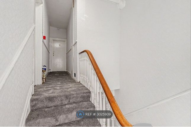 Flat, Ramshill Road, Scarborough photo 3