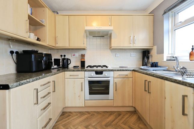 42, Canterbury Drive, Wolverhampton photo 4