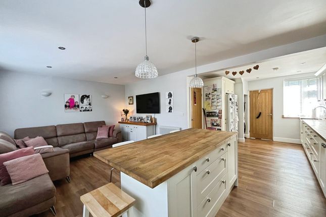 4, Oak Street, Croft, Warrington photo 2