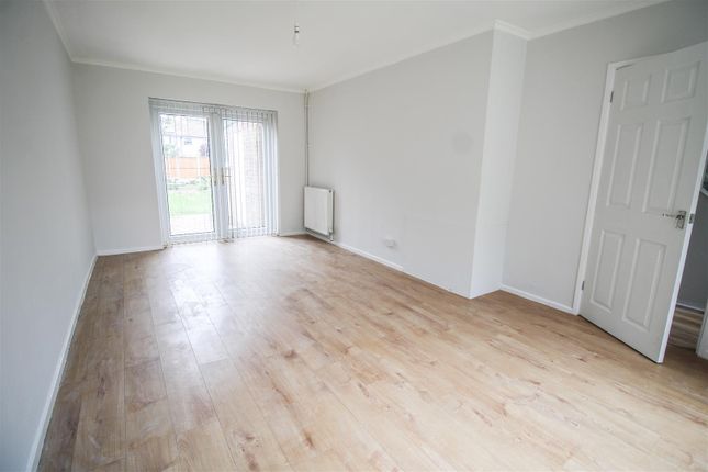 48, Vicarage Wood, Harlow photo 3