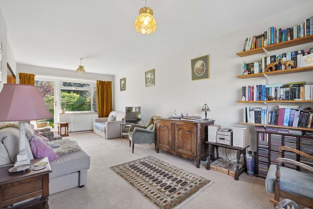 15 Nuneham Square, Abingdon photo 2