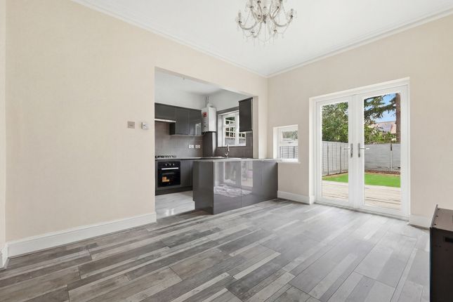 93, Beedell Avenue, Westcliff-on-sea photo 2