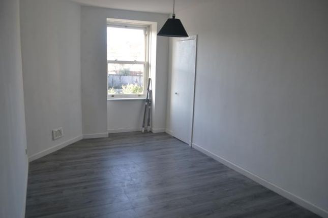 Flat to rent in St. Margarets Place, Glasgow