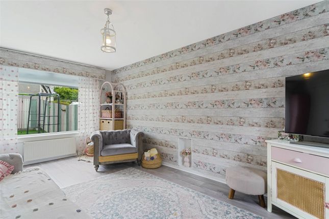 39, Grampian Way, Glasgow photo 4