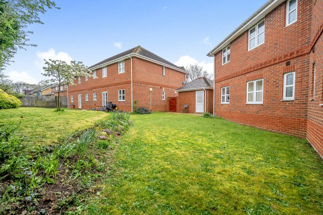 Flat for sale in Carpenters Court, The Crescent, Mortimer Common, Berkshire