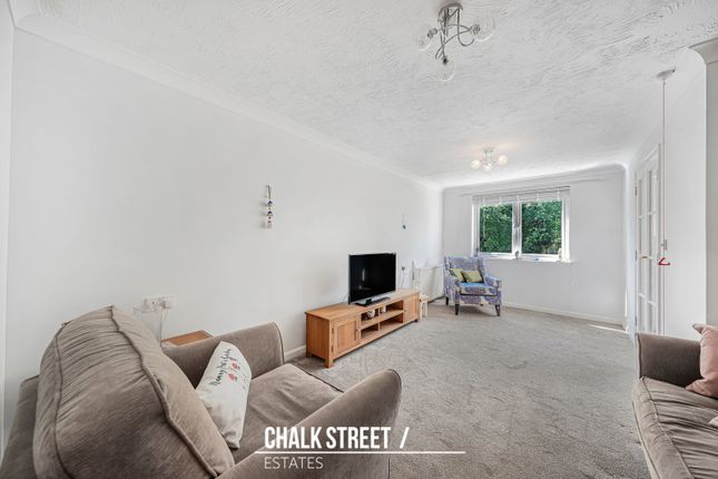 Draper Court,Flat 38, Mavis Grove, Hornchurch photo 3